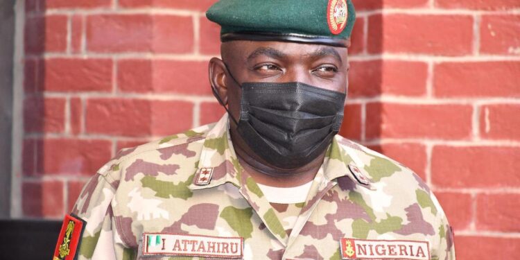 NIGÉRIA : Le chef de l’armée meurt dans un crash d’avion