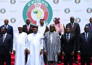 La CEDEAO suspend le Mali de ses instances