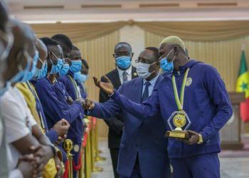 Macky Sall offre 10 millions à chaque lions du beach soccer