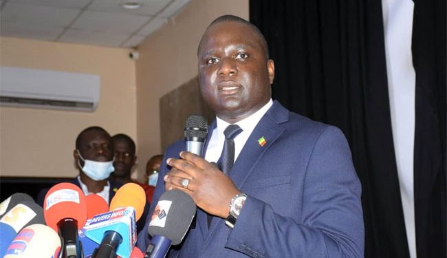 Législatives 2022 : La liste nationale de Bby ne respecte pas la parité, selon Déthié Fall