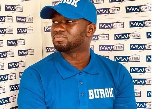 Justice : Outhmane Diagne de Kacc-Kacci arrêté pour avoir partagé des « Unes » de journaux avec 3 emoji de sourires