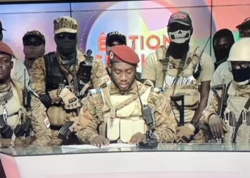Burkina Faso : un officier annonce la destitution du chef de la junte à la télévision