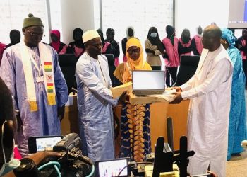 Récital de Coran : Le ministre de l’Education gâte la championne du monde Sokhna Ndaté Cissé