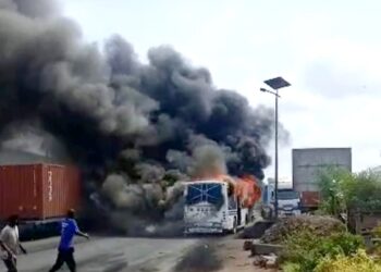Manifestations au Sénégal : Un bus cible d’une attaque aux cocktails molotov, deux morts et des blessés signalés
