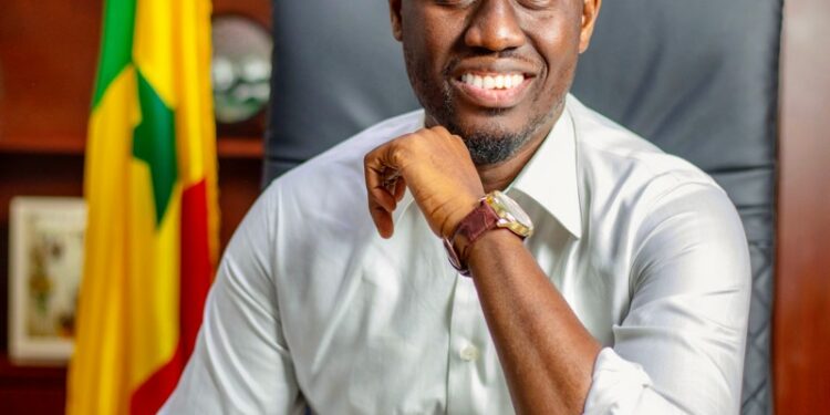 Sénégal : Le Ministre de la Jeunesse annonce une « grande offensive » contre l’émigration irrégulière